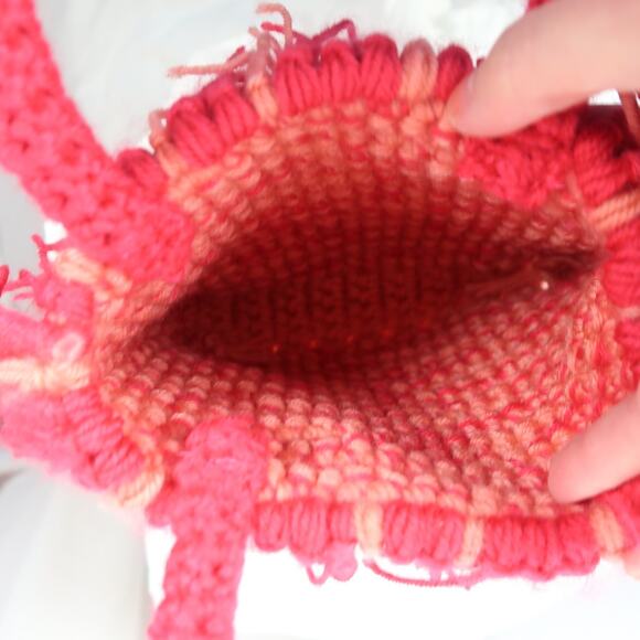 Vintage Y2K Pink Red Fringe Yarn Knit Handbag Purse Top Handle Bag - Picture 3 of 3